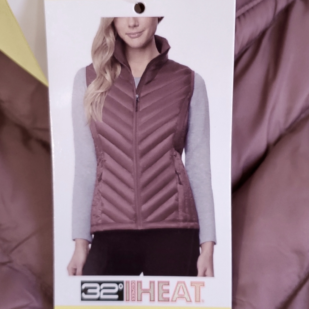 NWT 32 Degrees Heat Packable Vest in Fig Berry🌡